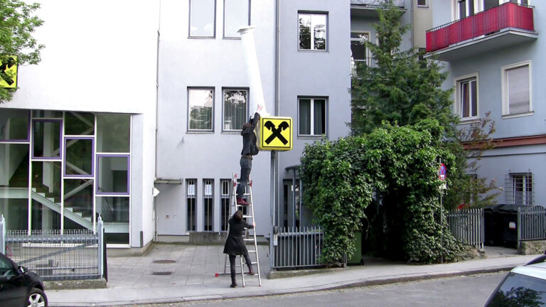 › column column, 2011