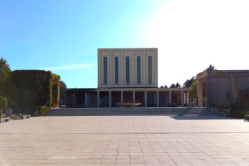 › Alois Mezera, Strašnické krematorium, 1929-1932